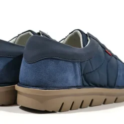 Deportivos azules combinados para hombre