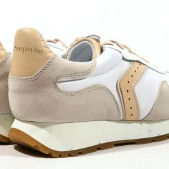 Deportivos combinados estilo retro para mujer