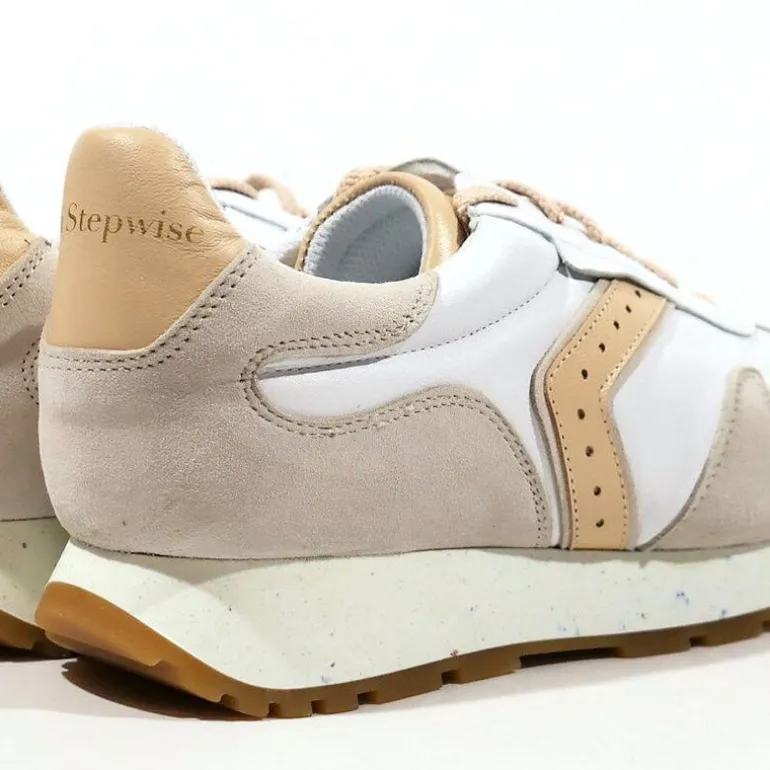 Deportivos combinados estilo retro para mujer