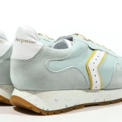 Deportivos combinados estilo retro para mujer