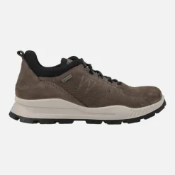 Deportivos de nobuck para hombre con cordones y membrana impermeable