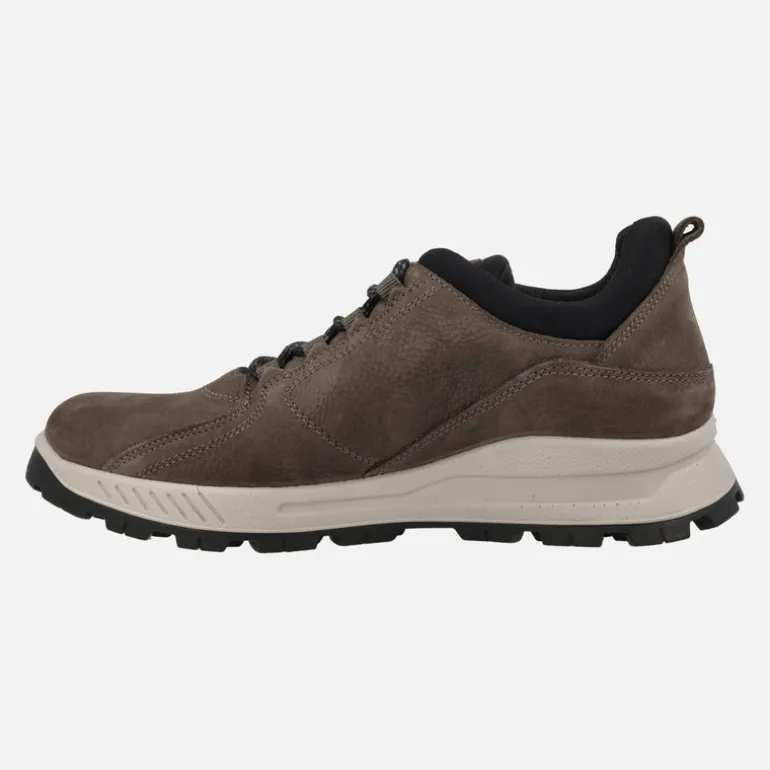Deportivos de nobuck para hombre con cordones y membrana impermeable