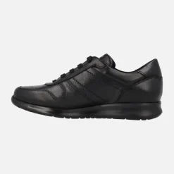 Deportivos de piel negra con cordones para hombre