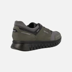 Deportivos en combinado gris con cordones elásticos y membrana impermeable