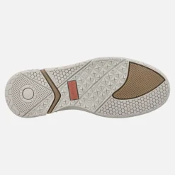 Deportivos para hombre en piel engrasada con picados