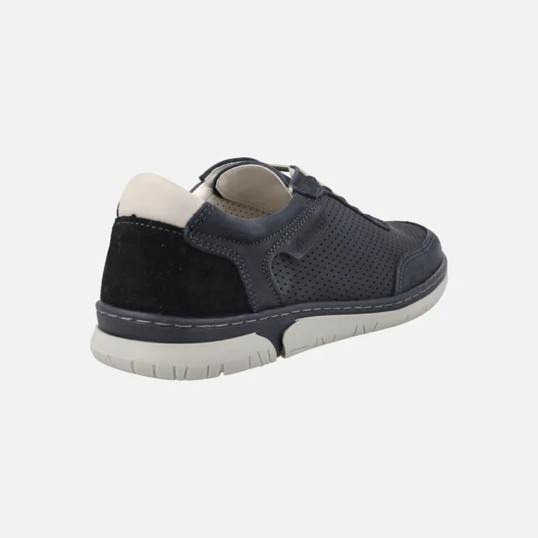 Deportivos para hombre en piel engrasada con picados