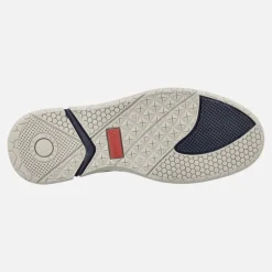 Deportivos para hombre en piel engrasada con picados