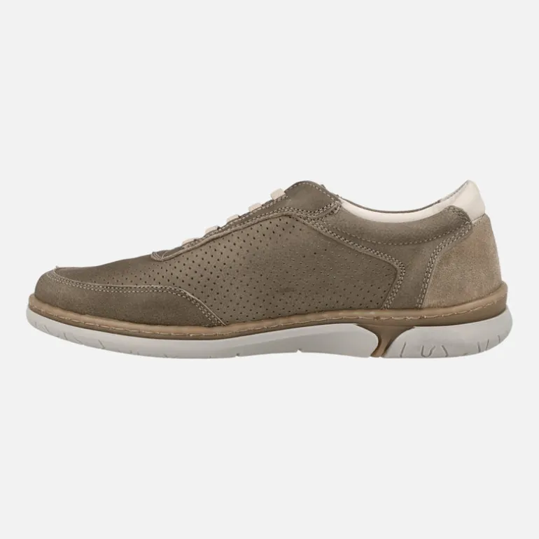 Deportivos para hombre en piel engrasada con picados
