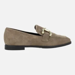 Mocasines bajos de serraje con adorno metálico para mujer