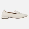 Mocasines blancos de piel con tachas metálicas Pedro Miralles