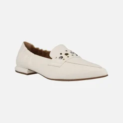 Mocasines blancos de piel con tachas metálicas Pedro Miralles