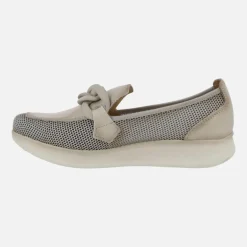 Mocasines combinados en piel y rejilla color taupe