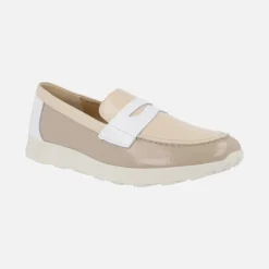 Mocasines combinados en piel charol con adorno de antifaz