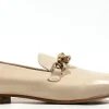 Mocasines con cadena dorada para mujer