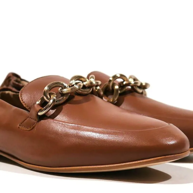 Mocasines con cadena dorada para mujer