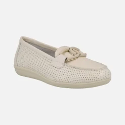 Mocasines confort de piel con picados en color beige