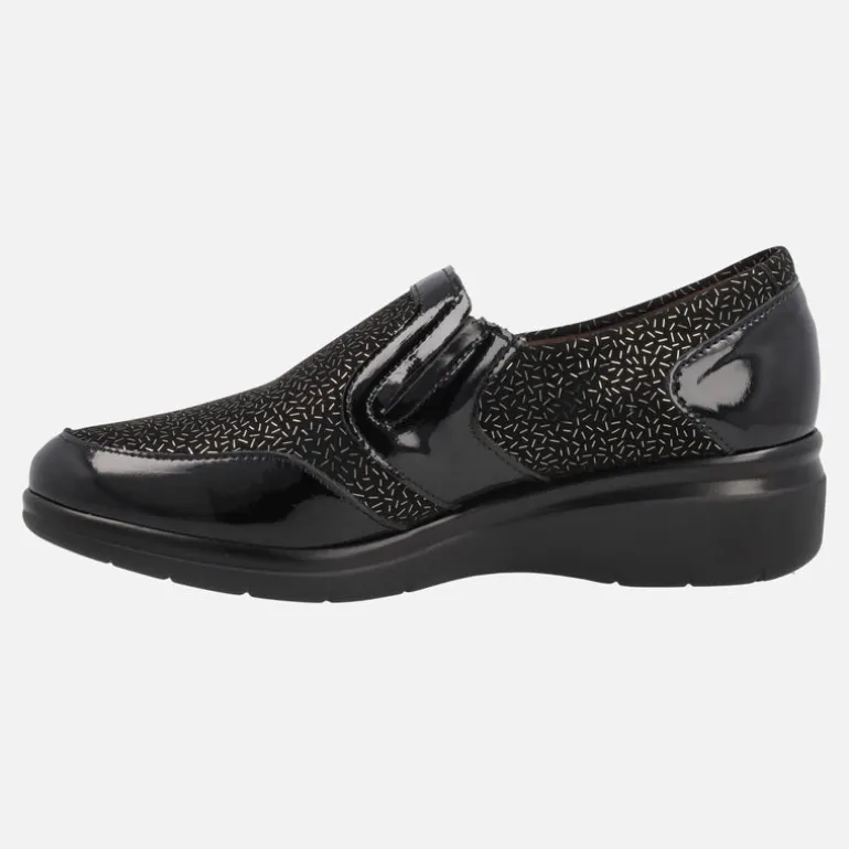 Mocasines confort en charol negro combinado con tejido estampado