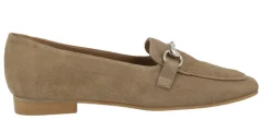 Mocasines de ante color cuero con adorno de estribo