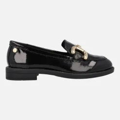 Mocasines de charol con adorno metalico dorado para mujer
