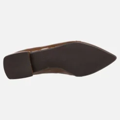 Mocasines de Charol con adorno metálico y copete