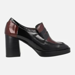 Mocasines de charol con tacón y plataforma en combinado negro - burdeos