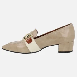 Mocasines de charol con tacón bajo y adorno metálico Allen