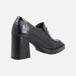 Mocasines de charol con tacón y plataforma en combinado negro - azul