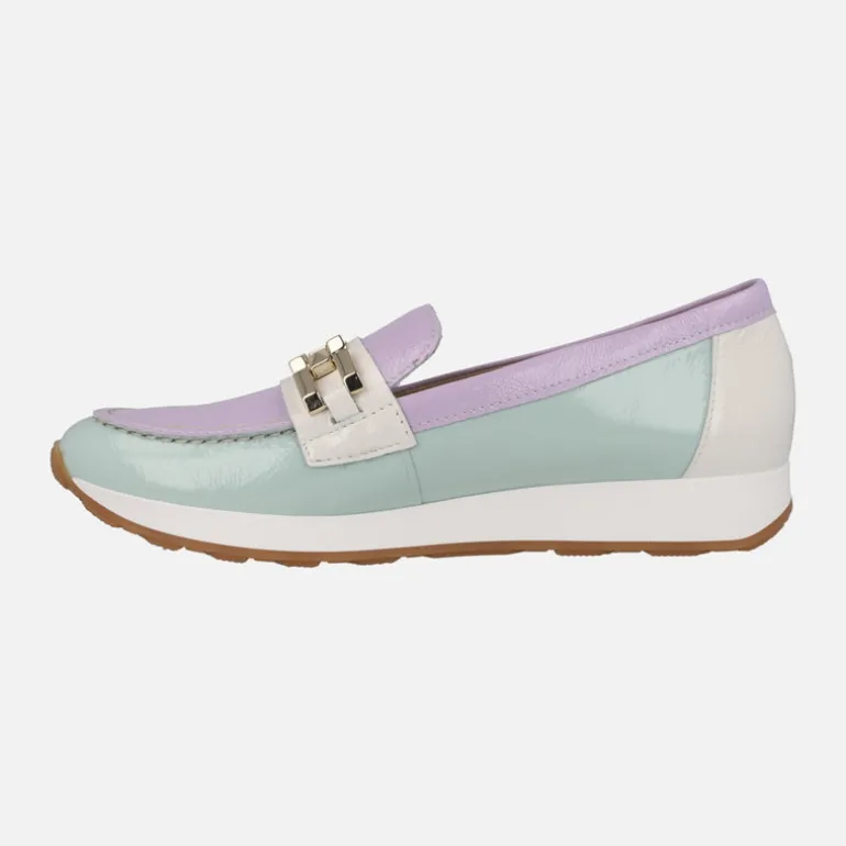 Mocasines de charol en combinado tricolor con cadena