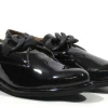 Mocasines de charol negro con adorno de cadena Ylera