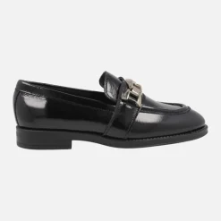 Mocasines de charol New Mimi con adorno de cadena