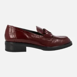 Mocasines de charol Viguera con adorno al tono