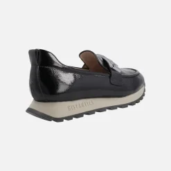 Mocasines de estilo deportivo Loira en charol negro
