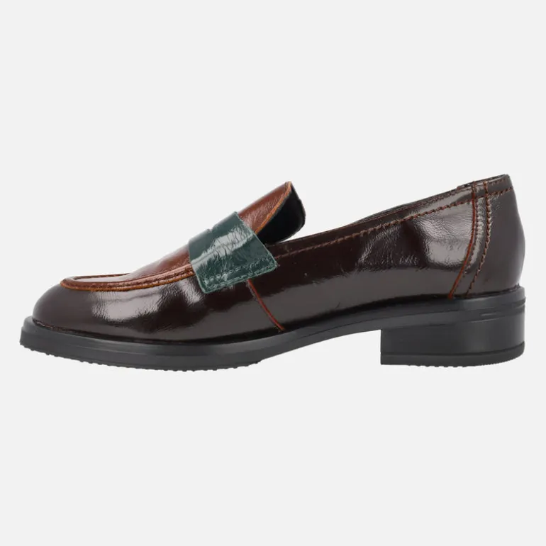 Mocasines de piel acharolada en combinado tricolor