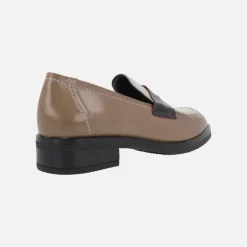 Mocasines de piel acharolada en combinado tricolor
