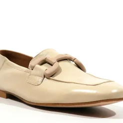Mocasines de piel con adorno de pasta al tono para mujer