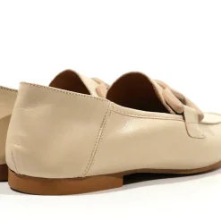 Mocasines de piel con adorno de pasta al tono para mujer