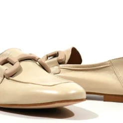 Mocasines de piel con adorno de pasta al tono para mujer