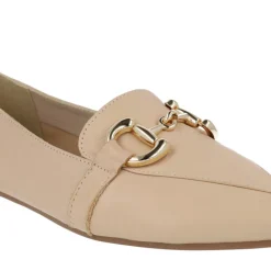 Mocasines de piel con adorno metálico dorado