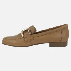 Mocasines de piel con adorno metálico