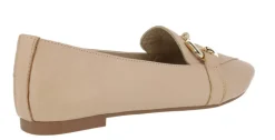 Mocasines de piel con adorno metálico dorado