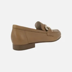 Mocasines de piel con adorno metálico