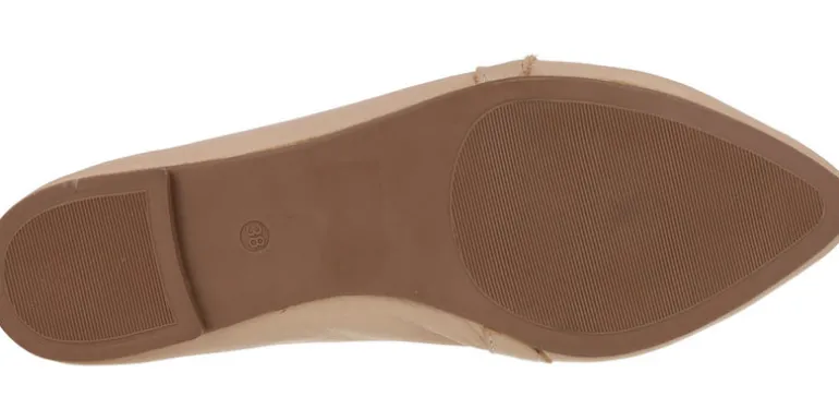 Mocasines de piel con adorno metálico dorado