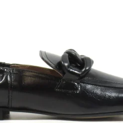 Mocasines de piel con cadena para mujer