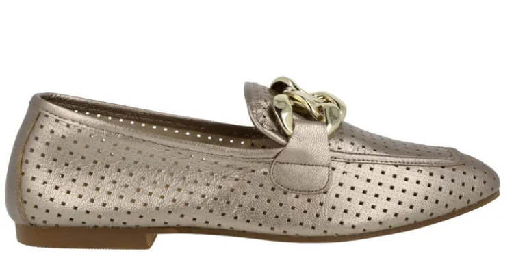 Mocasines de piel con calados y adorno de cadena