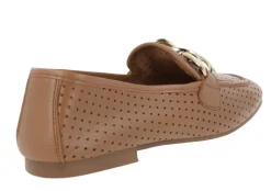 Mocasines de piel con calados y adorno de cadena