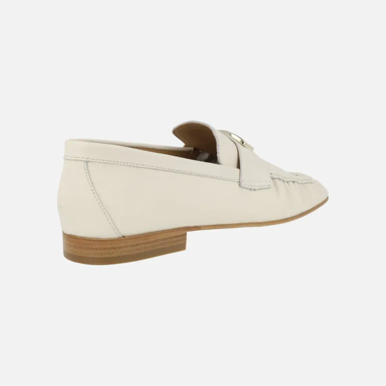 Mocasines de piel con fruncidos y adorno metálico Belize