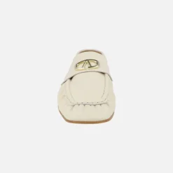 Mocasines de piel con fruncidos y adorno metálico Belize