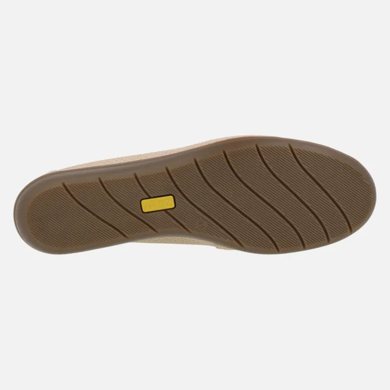 Mocasines de piel con picados y adorno de cadena