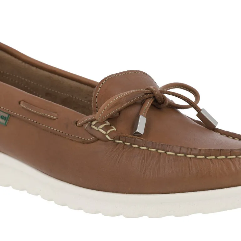 Mocasines de piel estilo náuticos con adorno de lazo