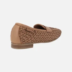 Mocasines de piel trenzada color camel con adorno de antifaz